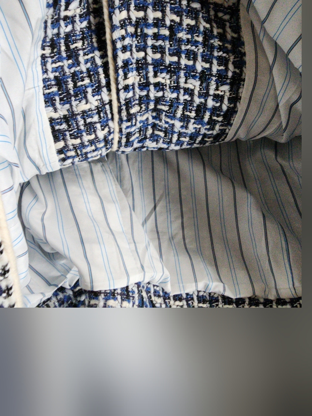 Christian Lacroix Classic Navy & White Tweed Cropped Jacket $800 MSRP - Picture 6 of 8
